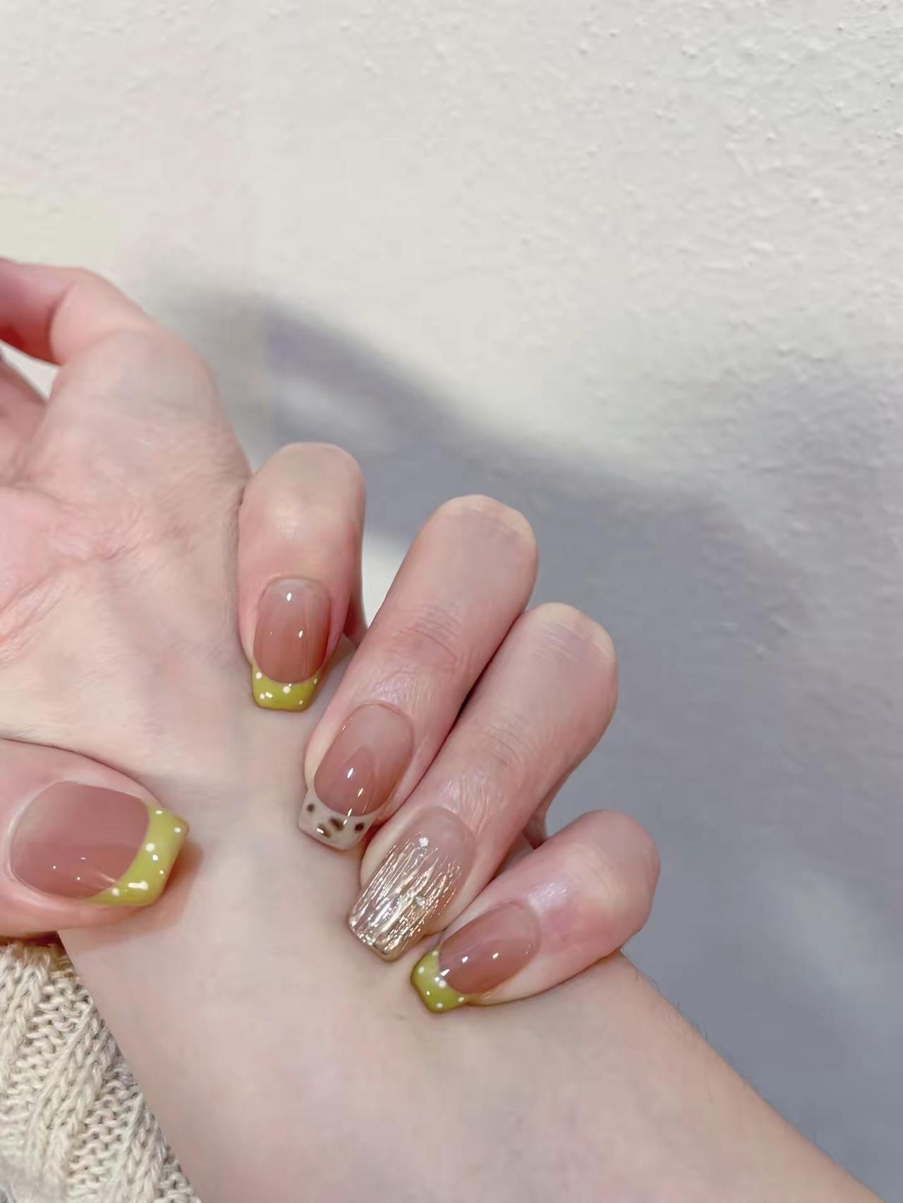 是夏天的颜色呀不灵不灵的指甲纯欲美甲💅美甲配色新玩法显白手美甲