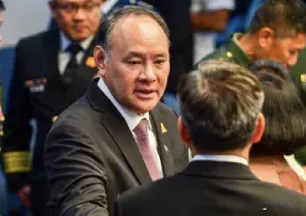菲律宾国防部周四驳回了一项针对国防部长小吉尔贝托·特奥多罗提出的作伪证指控，称该