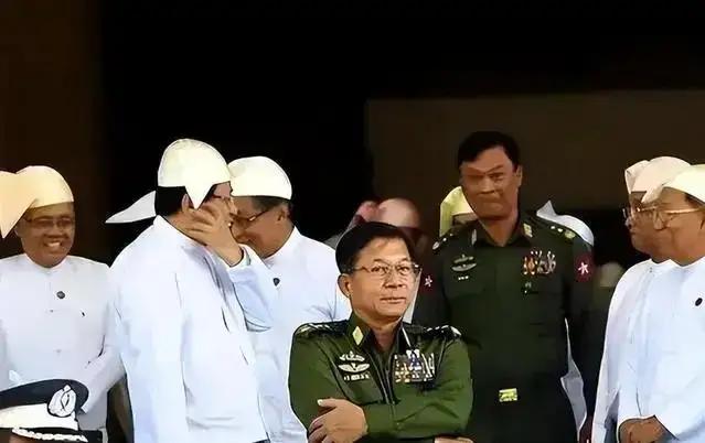 11月18日，缅甸国防军在当地警方和地方武装克伦边防军的配合下，突袭了佘智江的老