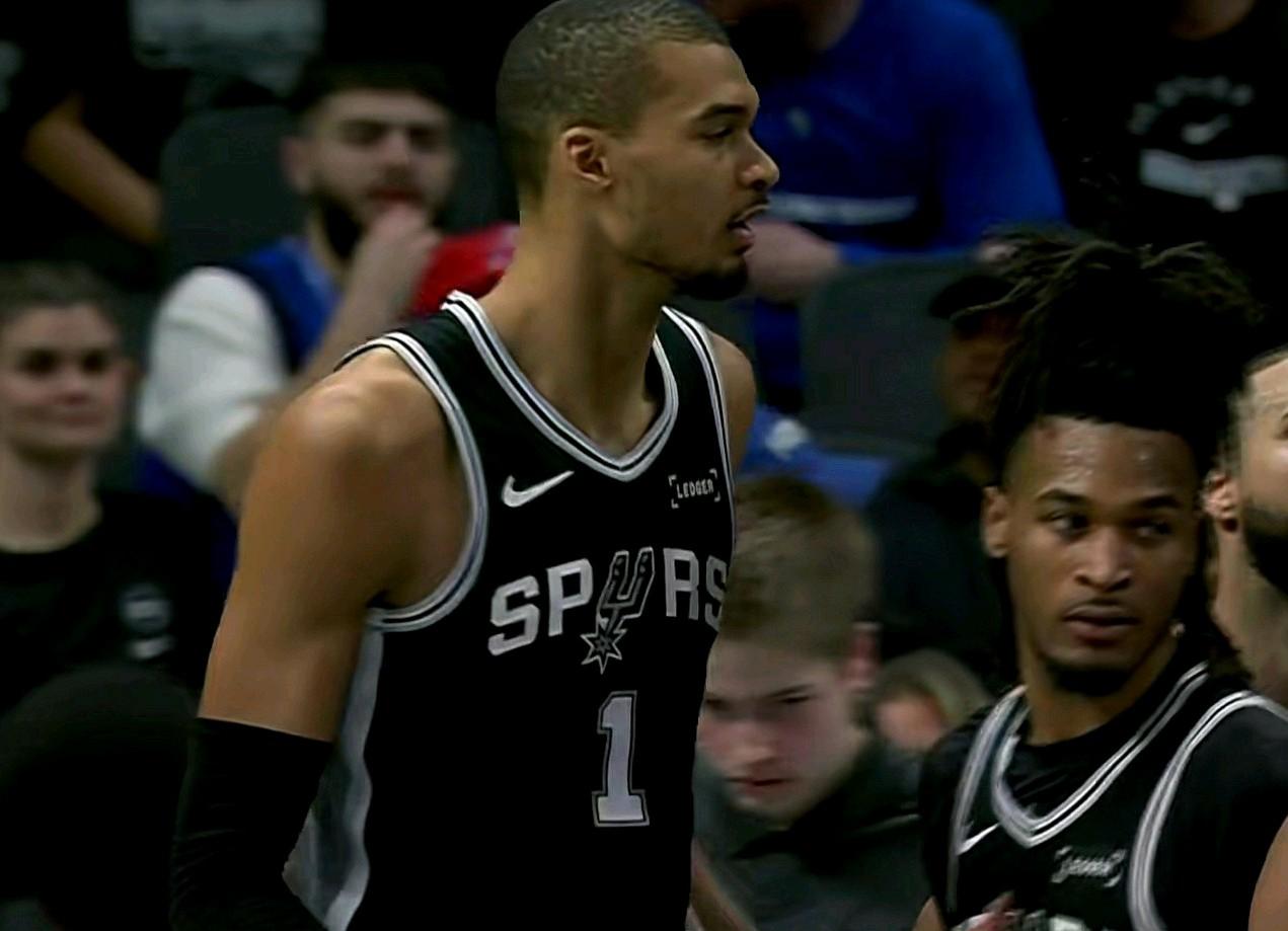 你什么队友？我什么队友！文班亚马：你会的我都会，你不会我也会！你什么队友？我