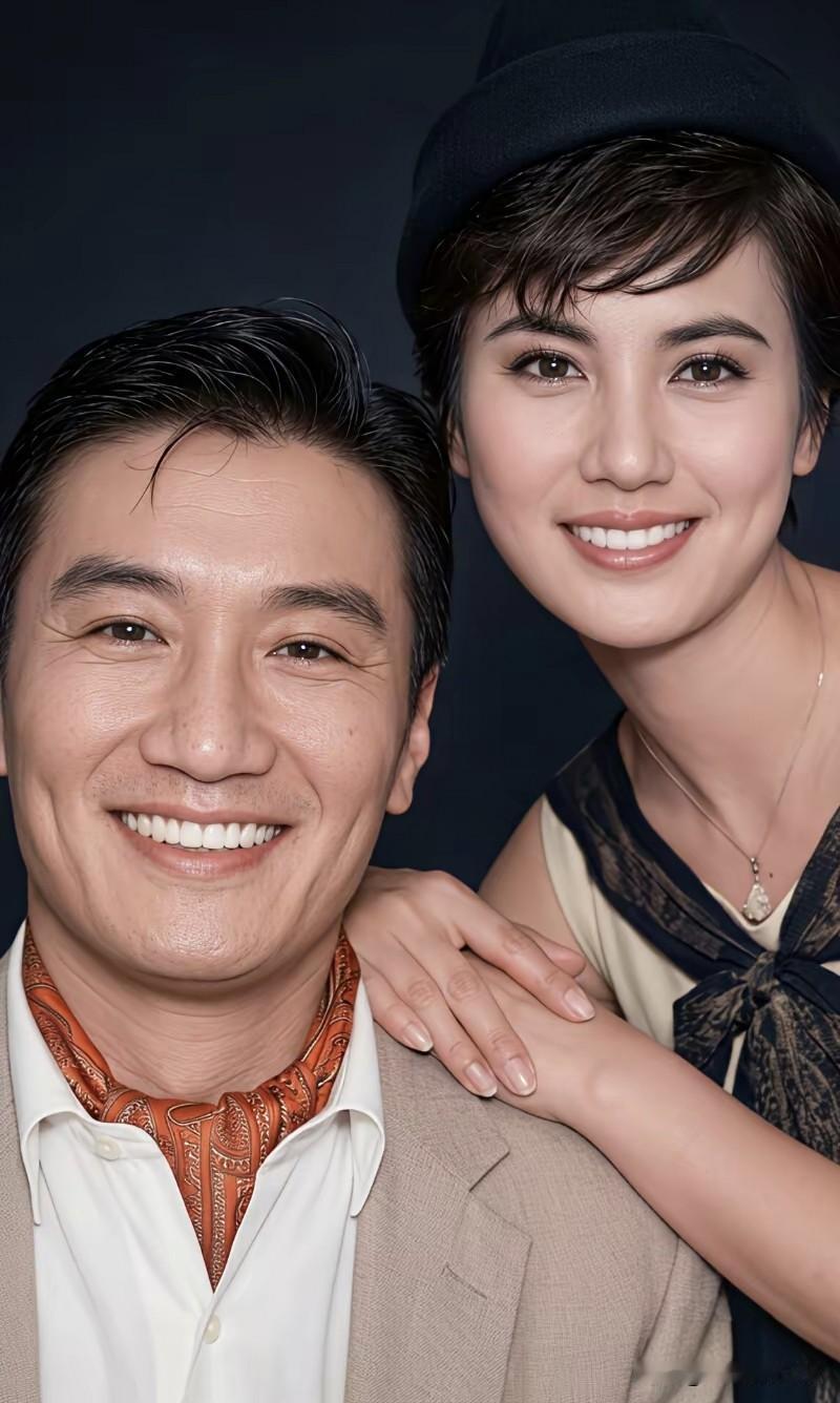 谢贤虽然生前绯闻不断，还结过二次婚，但是谢贤绝不是“渣男”，他从来不“脚踏两只船
