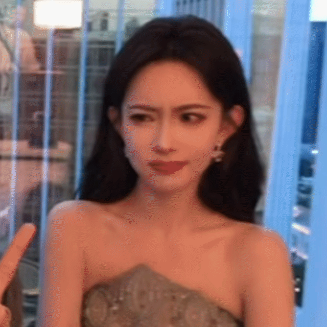 皱皱巴巴的小猫咪​​​