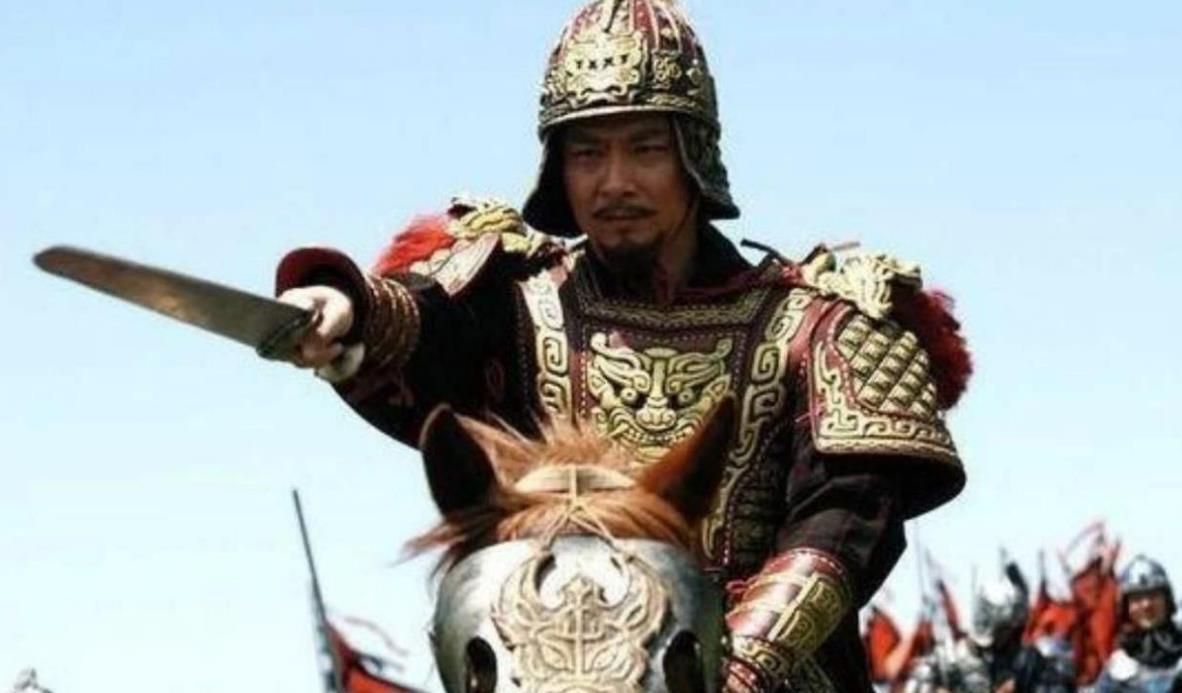 公元385年，新平寺的佛堂里，一个被五花大绑的囚徒端坐在蒲团上，一动不动。