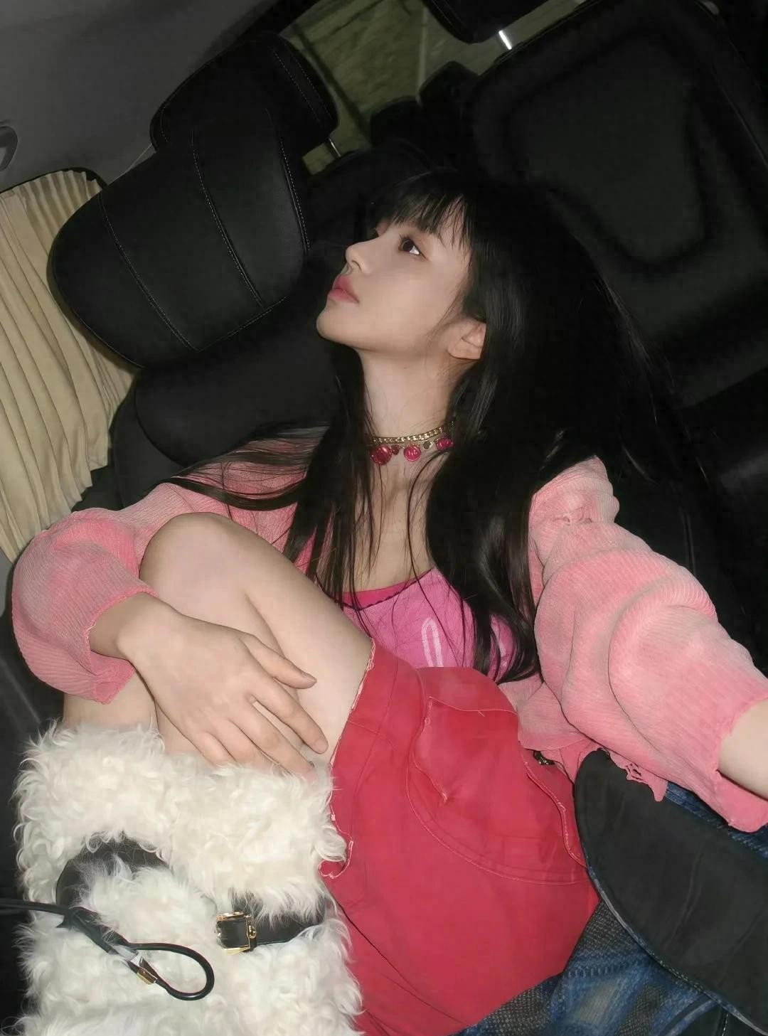 田曦薇|粉红女孩怼脸美照