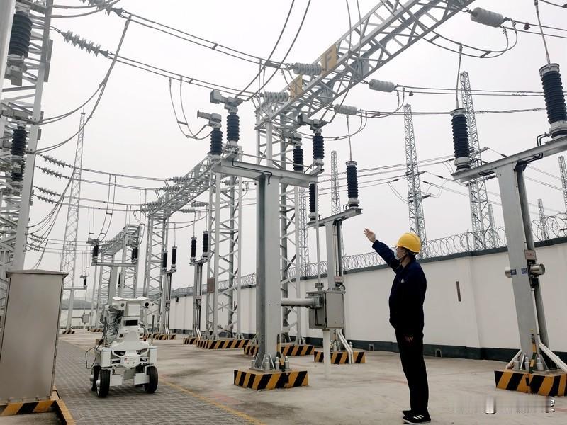 啥东西这么牛，价格涨了三成，欧美还抢疯了？答案就是中国变压器！2025年中国变压