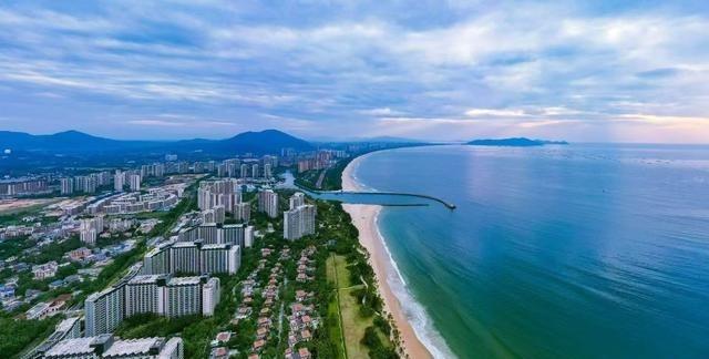 海南中介说真话！惊讶！文昌那月亮湾啊，当年真是热闹得不行，结果呢？现在六千一