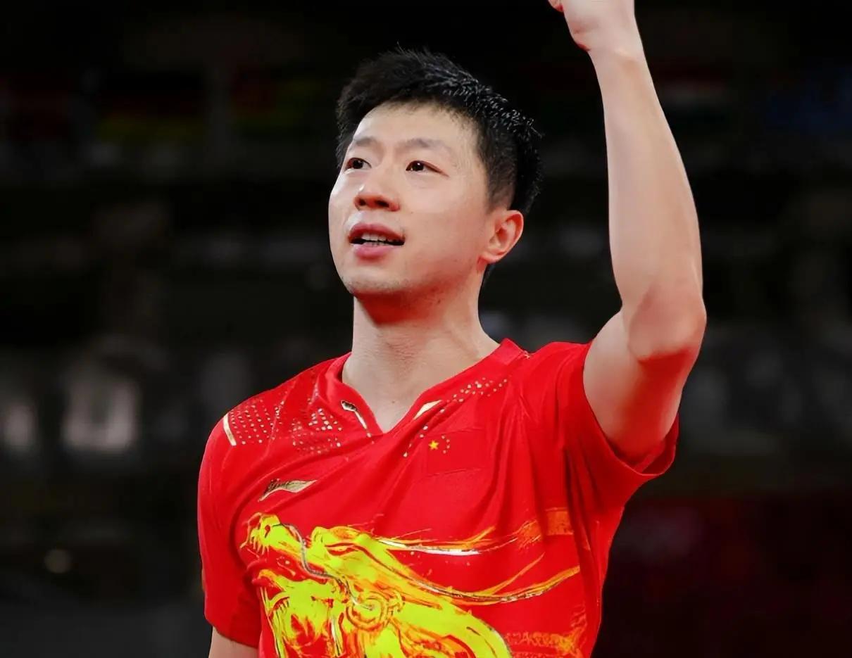 继龙蟒归队后，另外两位黄金一代球员，也亮相成都训练基地，国乒这次的陪练阵