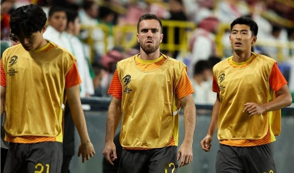 邵佳一挂帅国足迎18个月真空期，亚洲杯前备战机遇与挑战并存