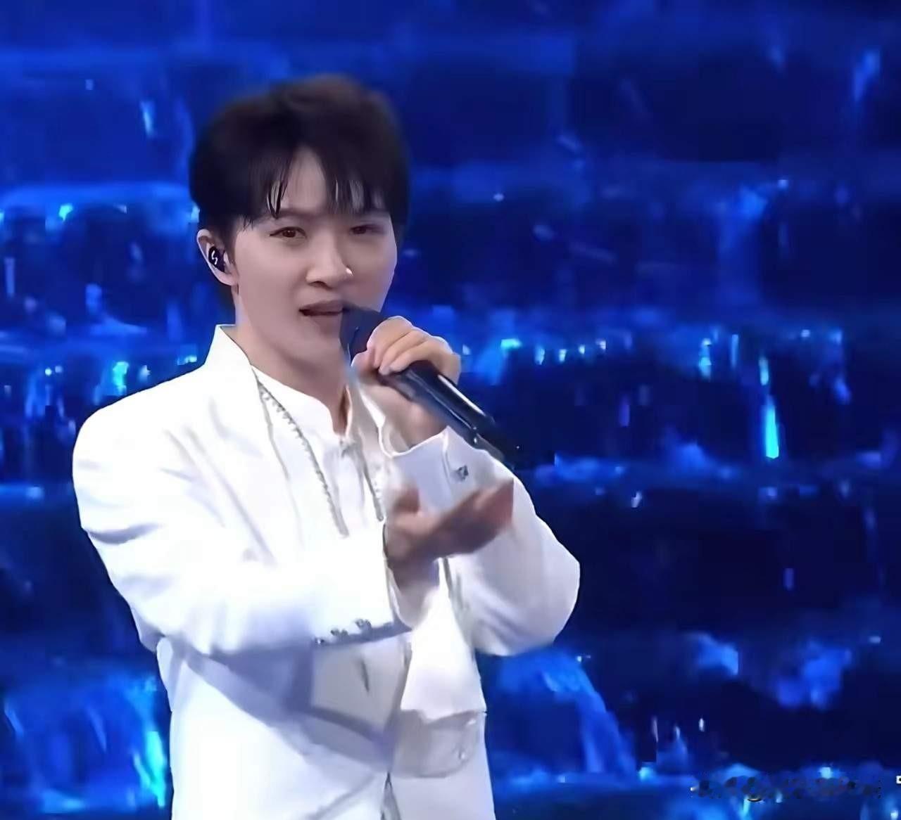 好家伙，全运会开幕式周深主题曲成败笔？这锅甩得我不服。周深和单依纯的《天海一