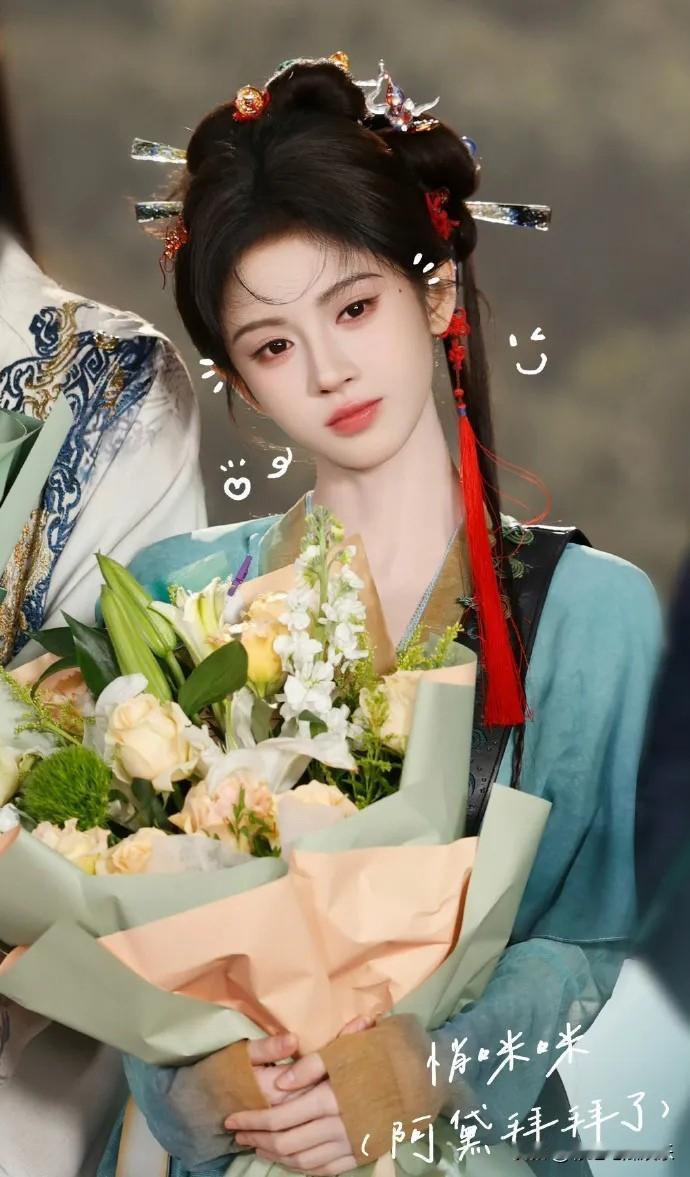 刘大锤爆料鞠婧祎，他说她很漂亮，平时就一个女工作人员、也没有乱七八糟的人，单位手