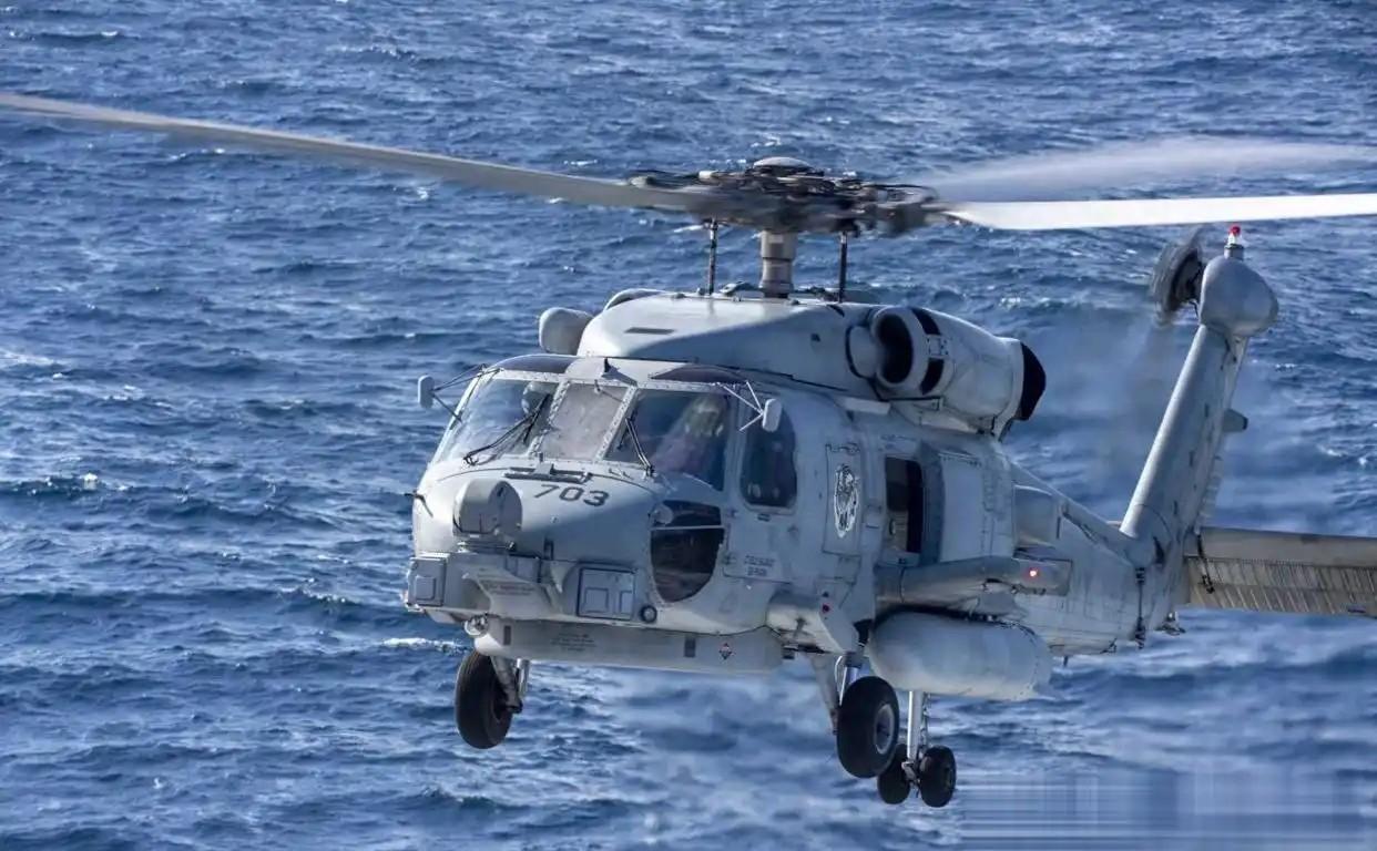 美军连掉战机丢人现眼，中国海警控场黄岩岛，下一步谁先破功.美国派出