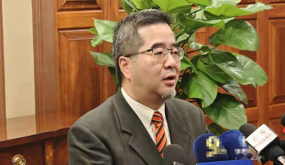 国民党赴大陆代表团团长萧旭岑的一句话让中华民族在世界面前抬头挺胸这句话提气。