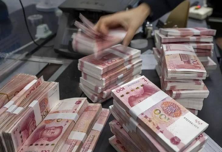 人民币如果升值30%，会发生什么？汇率这东西，从来就不是屏幕上跳动的几个数字那