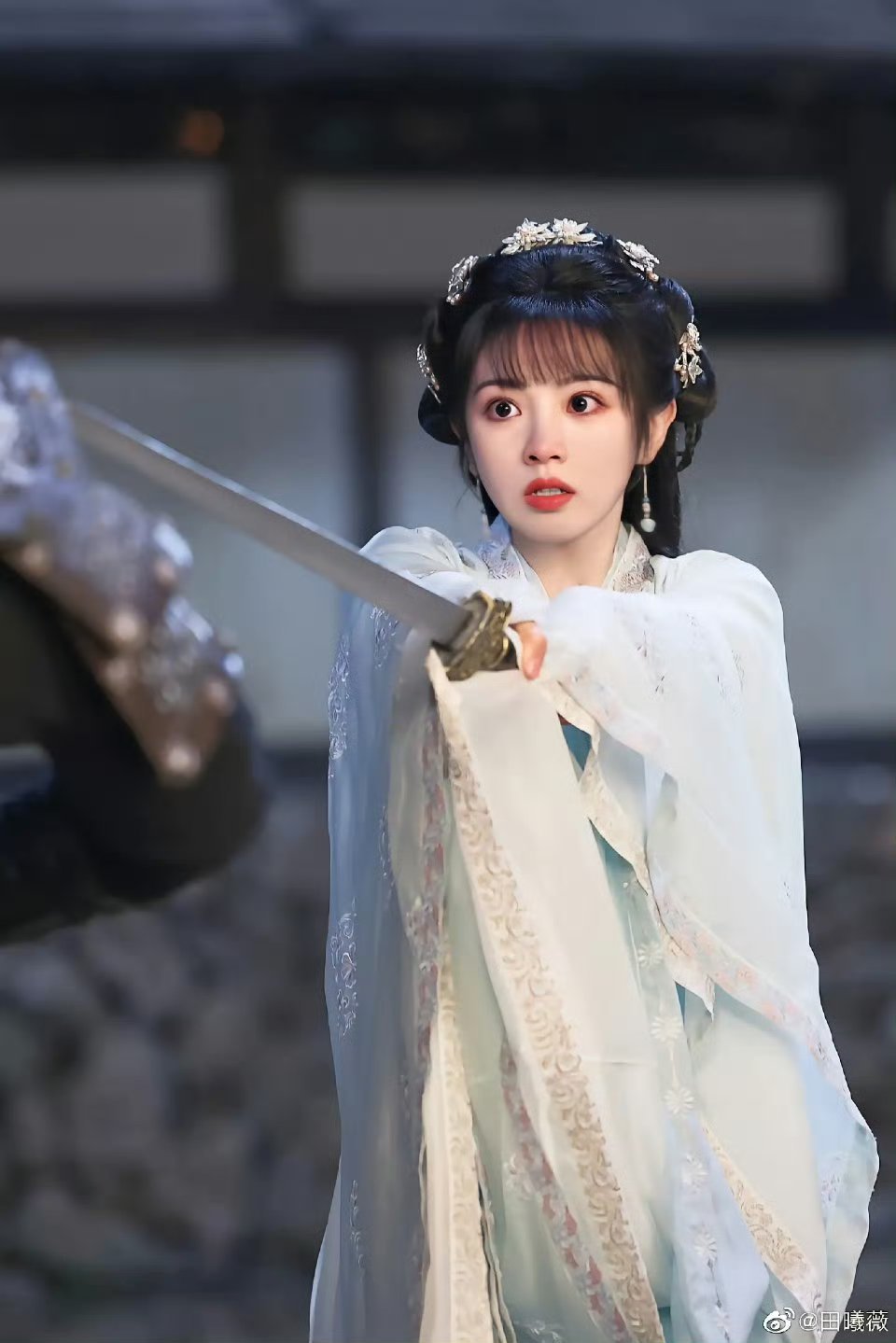 周也和田曦薇粉丝因为云包场吵起来了两位小💐谁能先爆呢