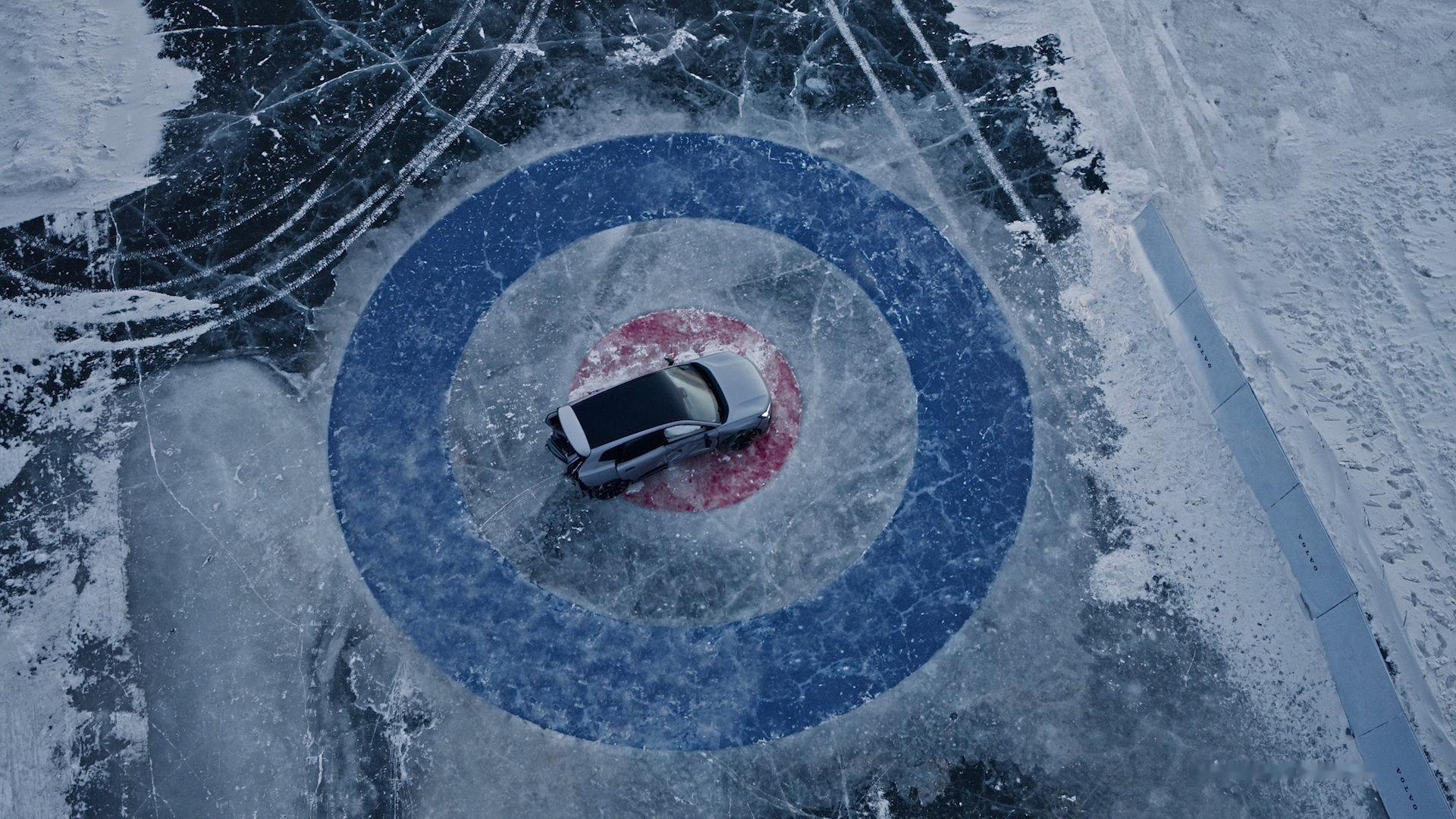 沃尔沃总裁硬刚绝望冰壶面对这场被我们称为“绝望”的冰壶挑战，总裁亲自按下启动键