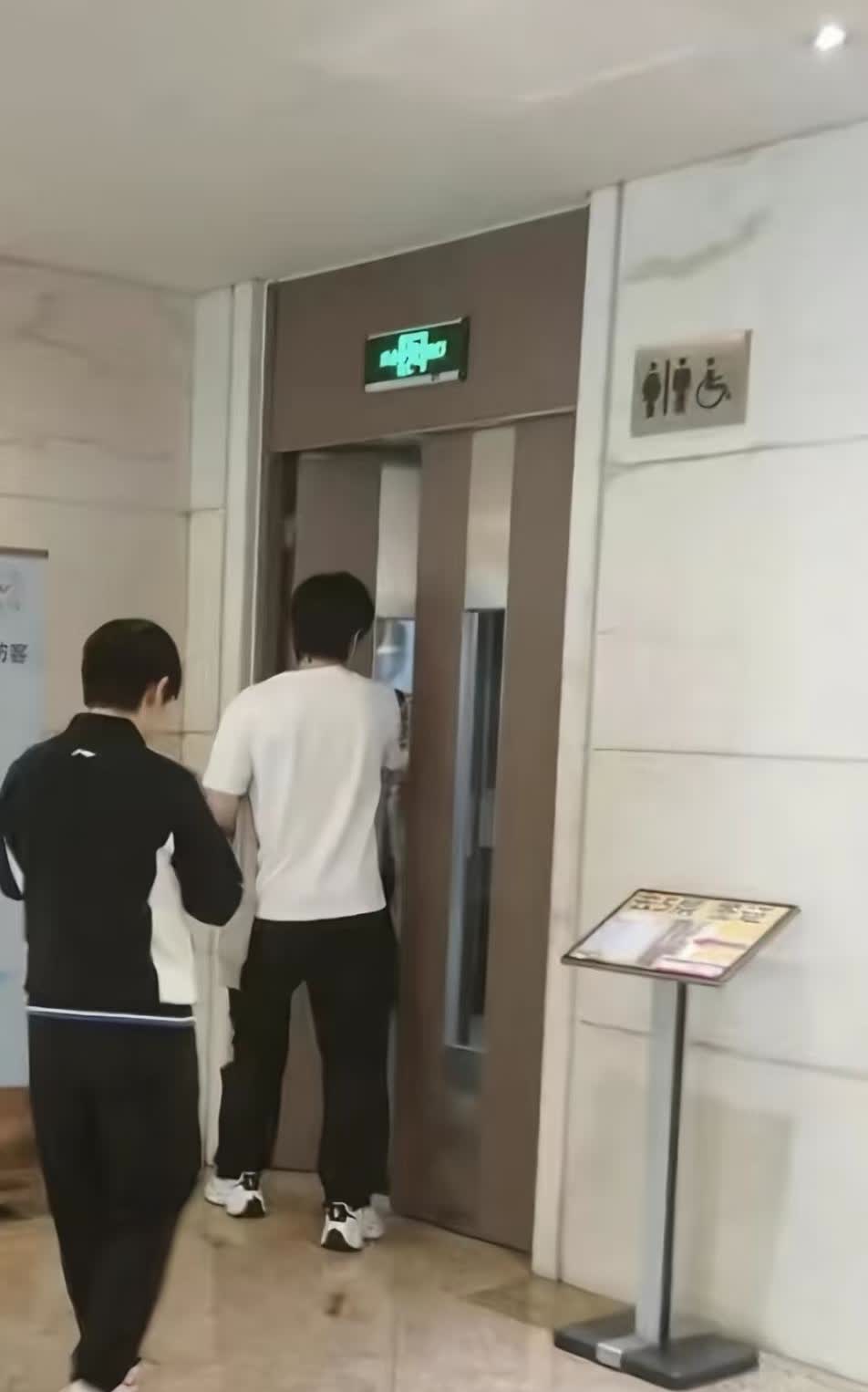 一起办签证！不愧是楚钦，如此聪明，一语双关，含莎射颖！亮点给力啊