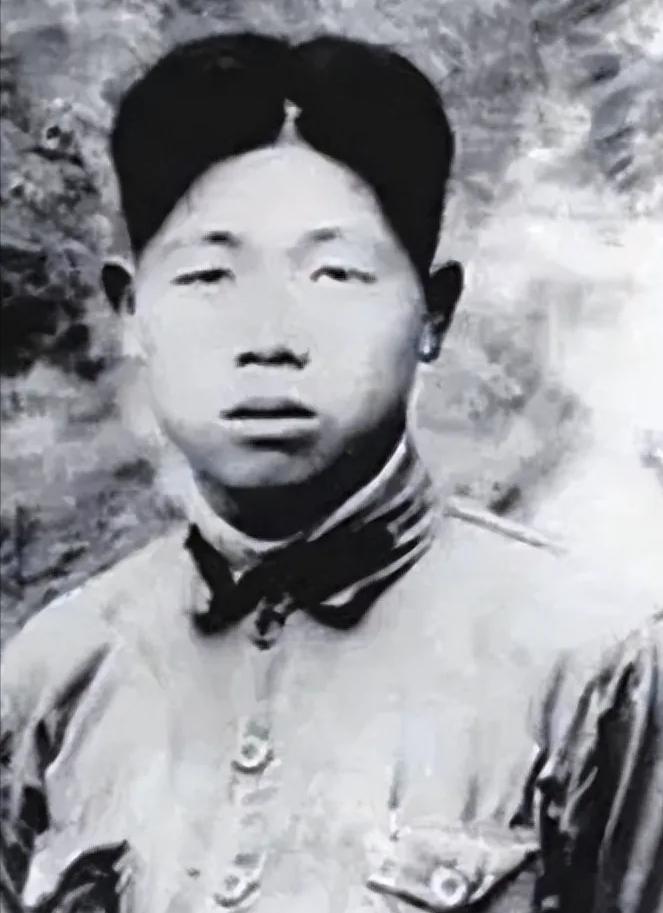 1947年，一农民给解放军带路随口提了句哥哥名字，连长一愣：“你哥哥怕不是我们的