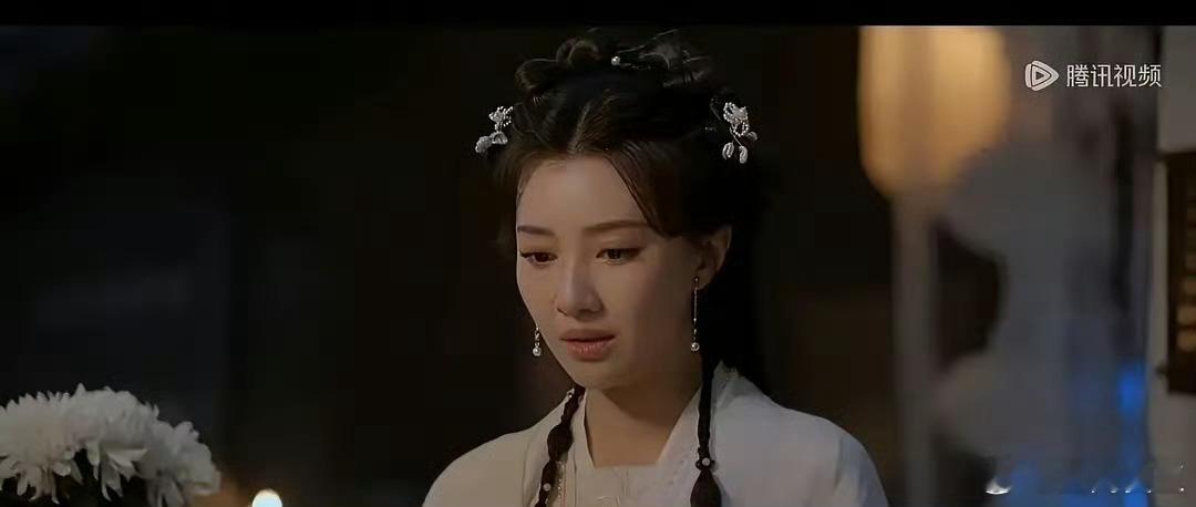 王鹤润妆造网友辣评：佳偶天成这部剧有多少人是被女主劝退的？不知道是光没打好，还