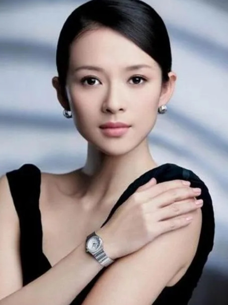 2009年，章子怡嫌弃《唐山大地震》姐姐的戏份太少，要求演妈妈，冯小刚：“请不起
