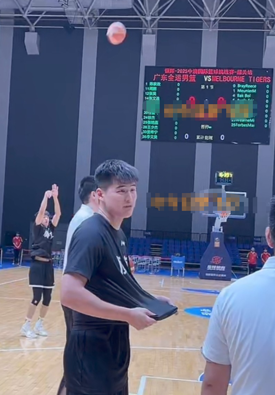 中澳之战一触即发，广东全运队今晚大名单公布：贺希宁进入大名单，杨溢、王洪泽缺席！