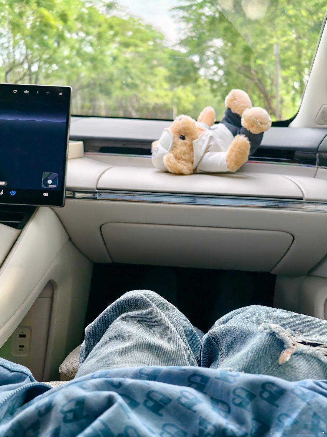 智界R7是我第一辆选配了零重力座椅的车，一开始其实没瞧上，觉得肯定也就是噱头。。