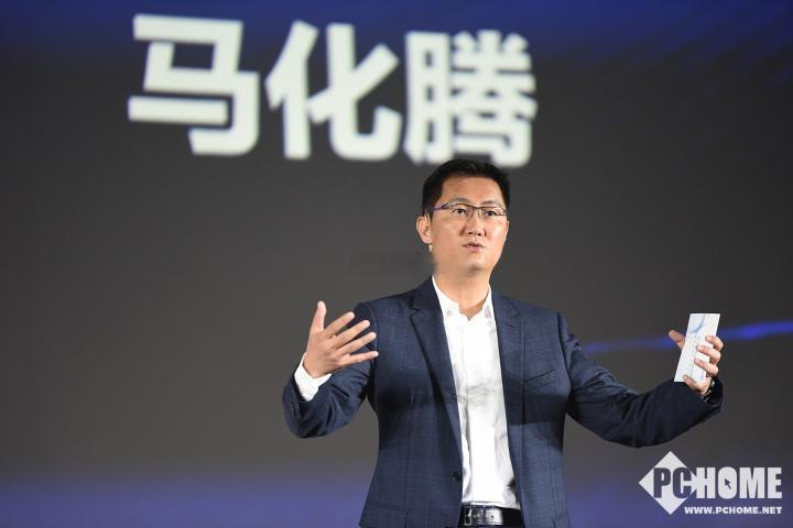 马化腾在腾讯年会上，公开吐槽字节跳动豆包手机存在安全性问题认为这款手机有黑产外挂