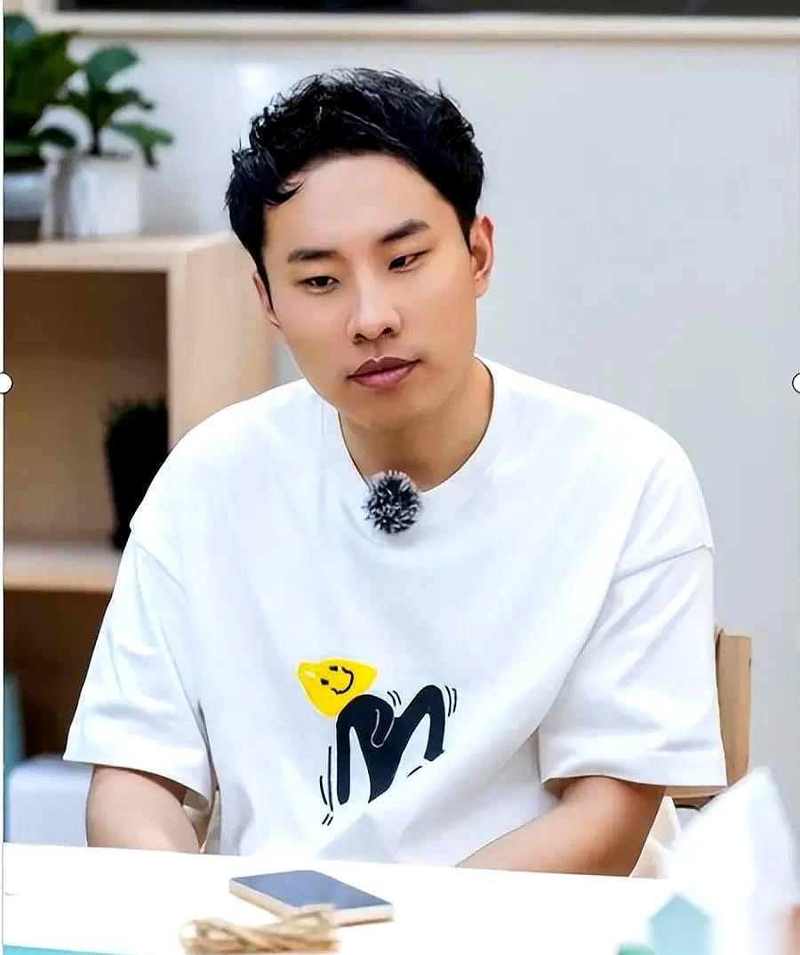 当众说朋友家脏得像“男大宿舍”，还得拎着消毒罐上门……听到这话我汗毛都竖起来了