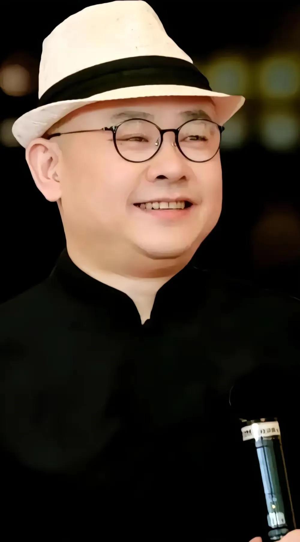 这首歌是刀郎在2004年发行的同名专辑的主打歌。在当年几乎没有宣传的情况下，它凭