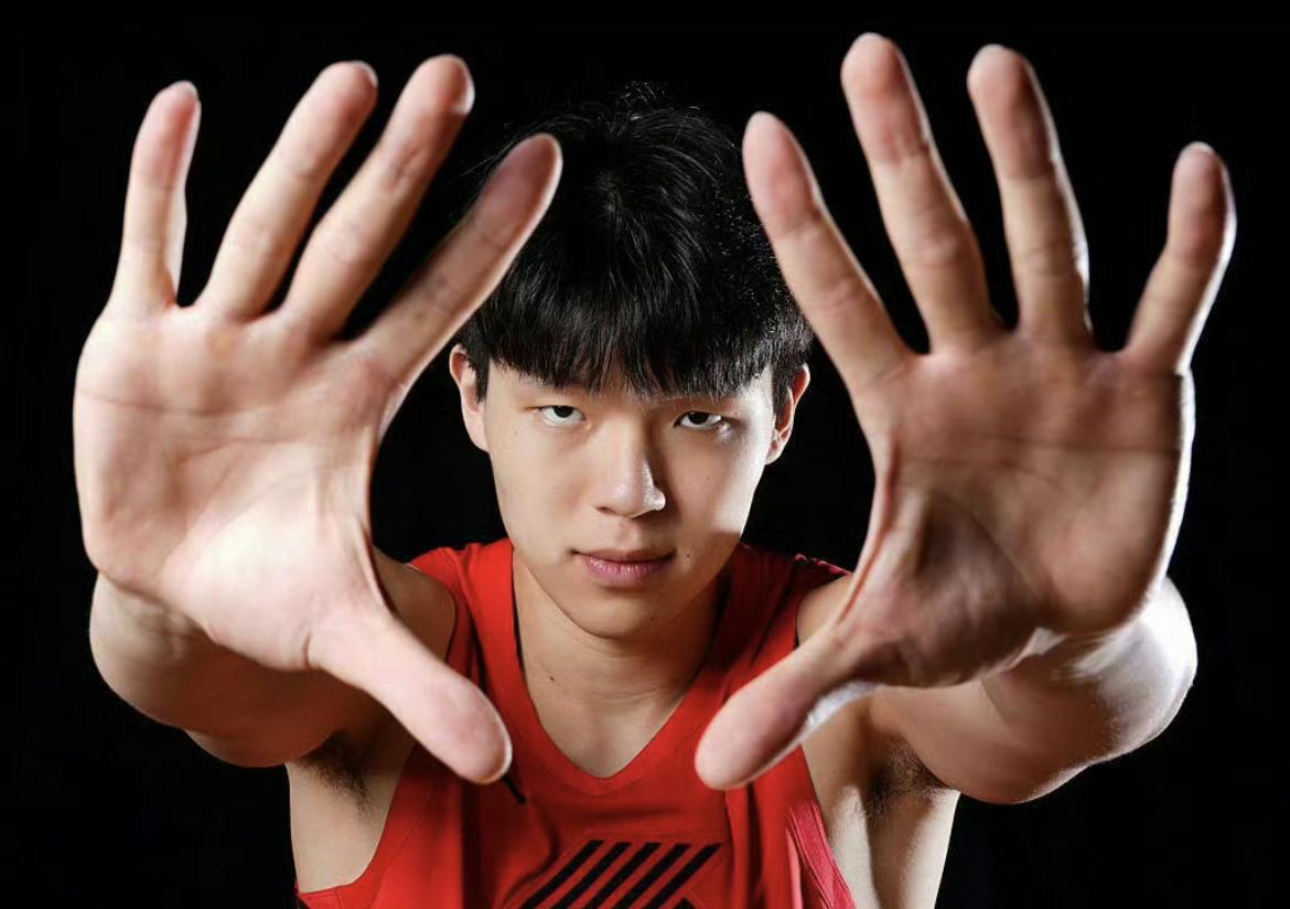 杨翰森四场夏季联赛的表现总结：不知不觉杨翰森已经在NBA夏季联赛中打了四场，下