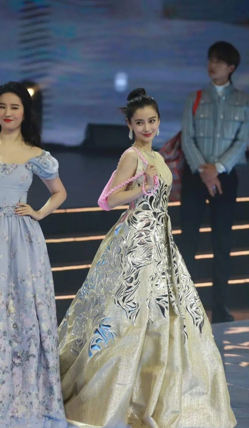 原来刘亦菲和baby同框过啊，印象中没什么交集