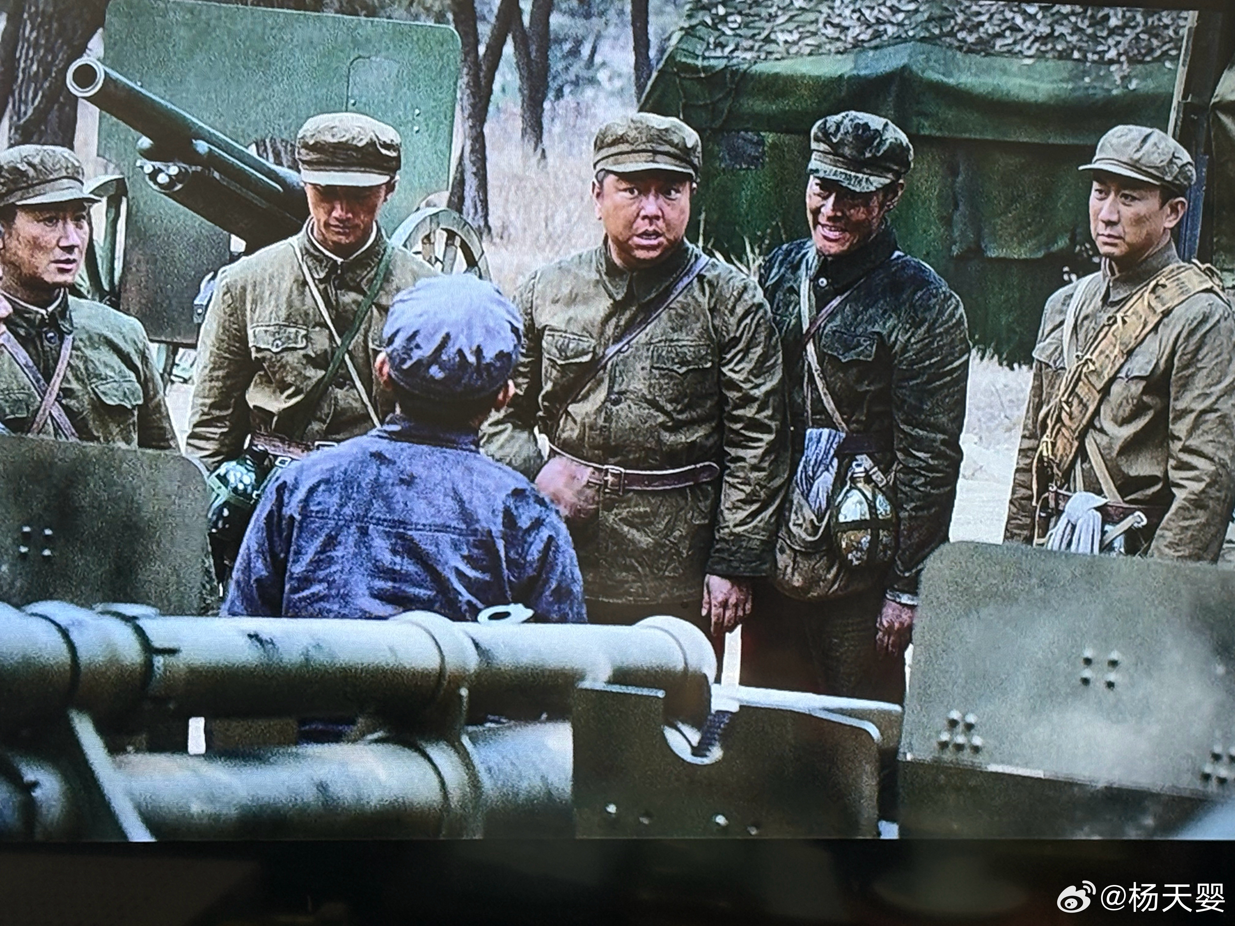 这是谁啊？《团长》里的炮兵五花肉克虏伯，富家子弟，本来要去欧洲学机械的，因为日本