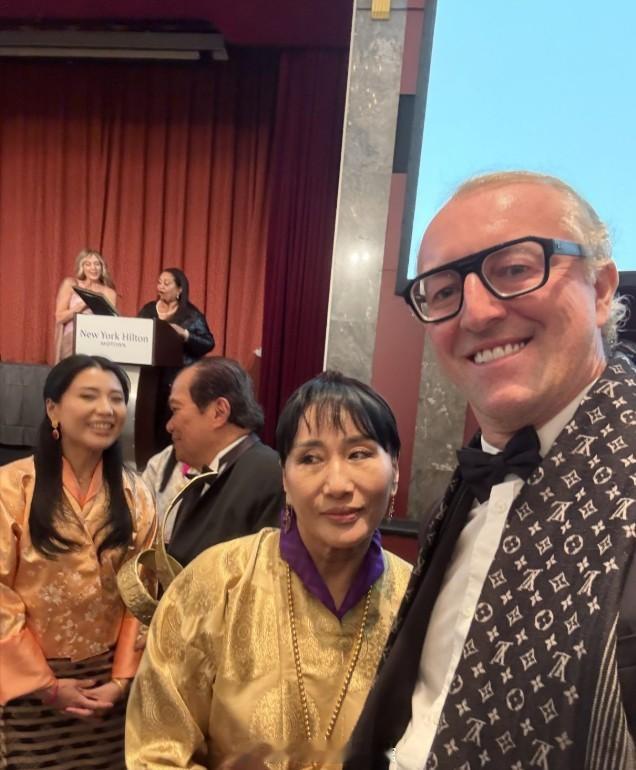 王室王室不丹王室2025年10月20日，丝带与健康奖颁奖典礼在纽约举行