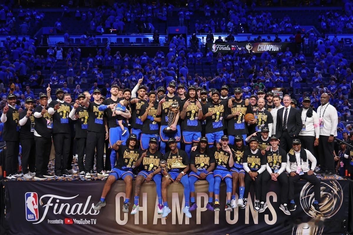 我们或许没有意识到～雷霆和亚历山大正在创造新的历史……1，第一个双料冠军NB