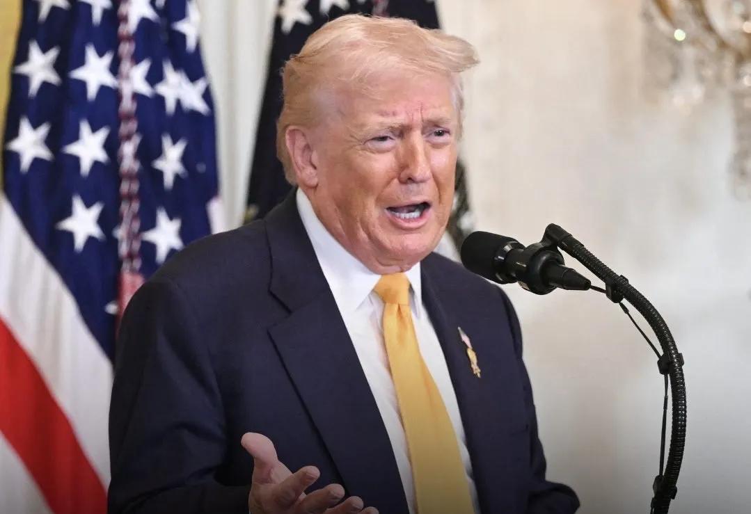 看了一上午特朗普的国情咨文演讲。从10点看到12点，这是创纪录的最长的国