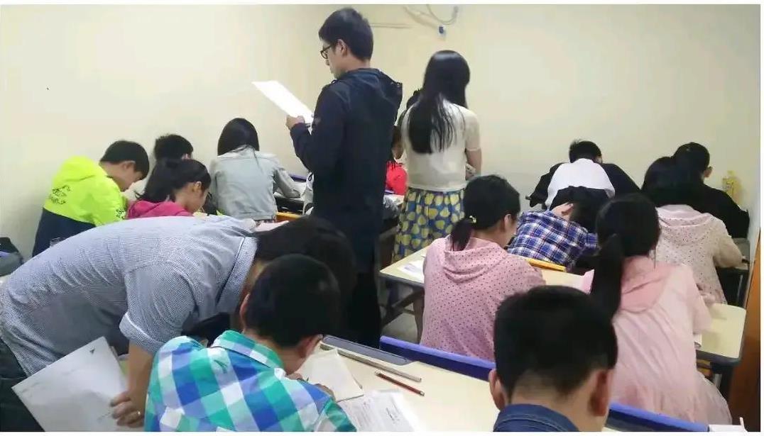 村里的故事（1）现泽在村子里，是我们这代人的励志典范，现泽幼年丧母，少年丧父，