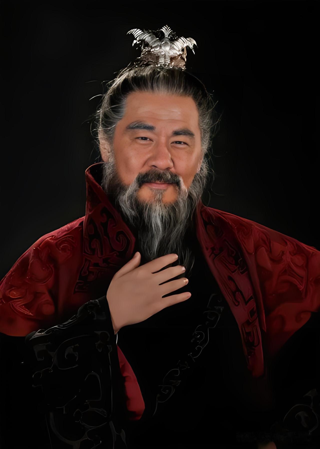 我认为曹操更牛。他篡不篡汉，不重要，他篡了也不扣分，不篡也不加分，我没有什么皇帝