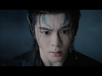 曾舜晞猛然一滴泪好会演大雨滂沱里他眼睫轻轻一颤，那滴泪就这么毫无征兆地掉下来，