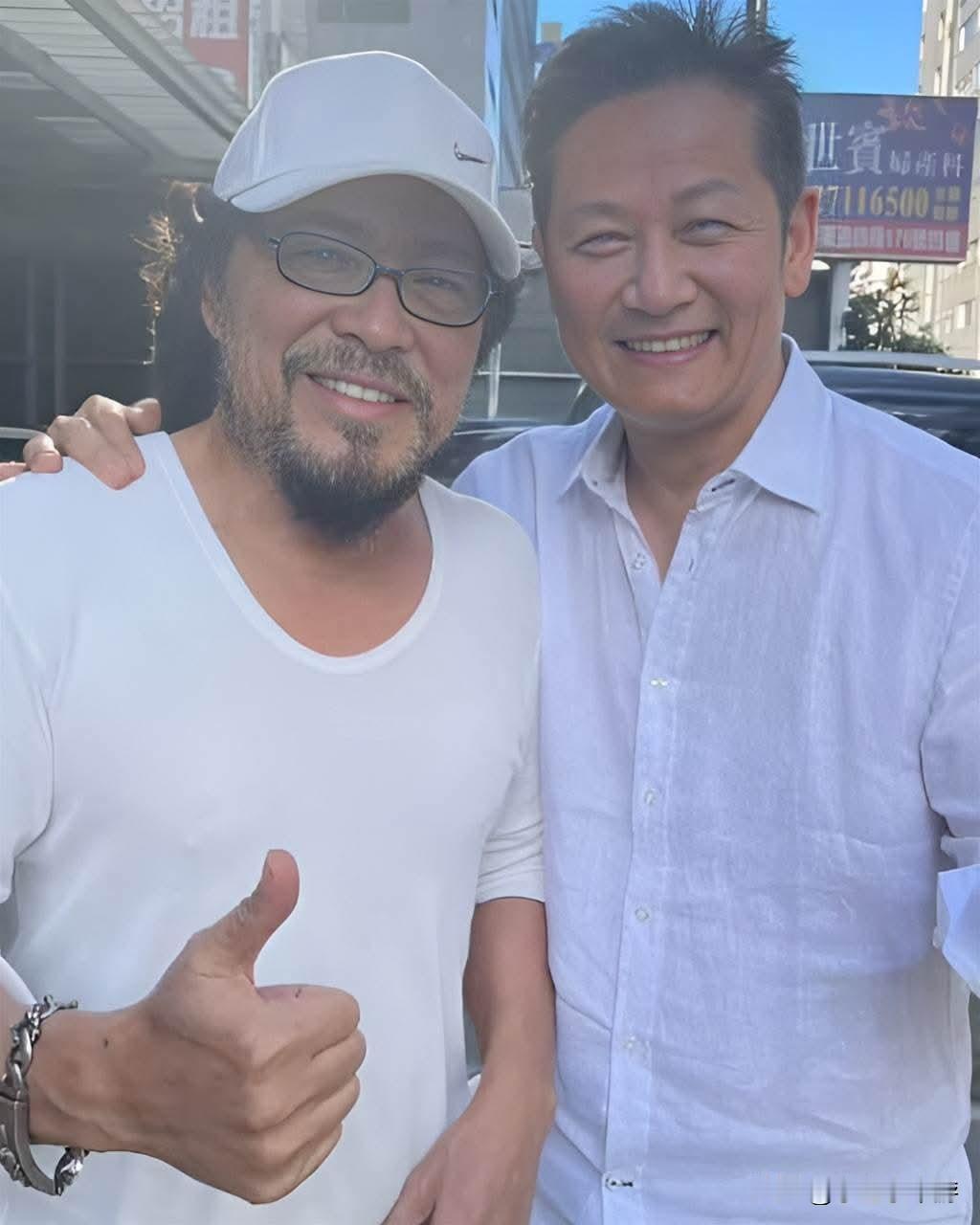 71岁中国台湾综艺大哥大张菲与徐乃麟。