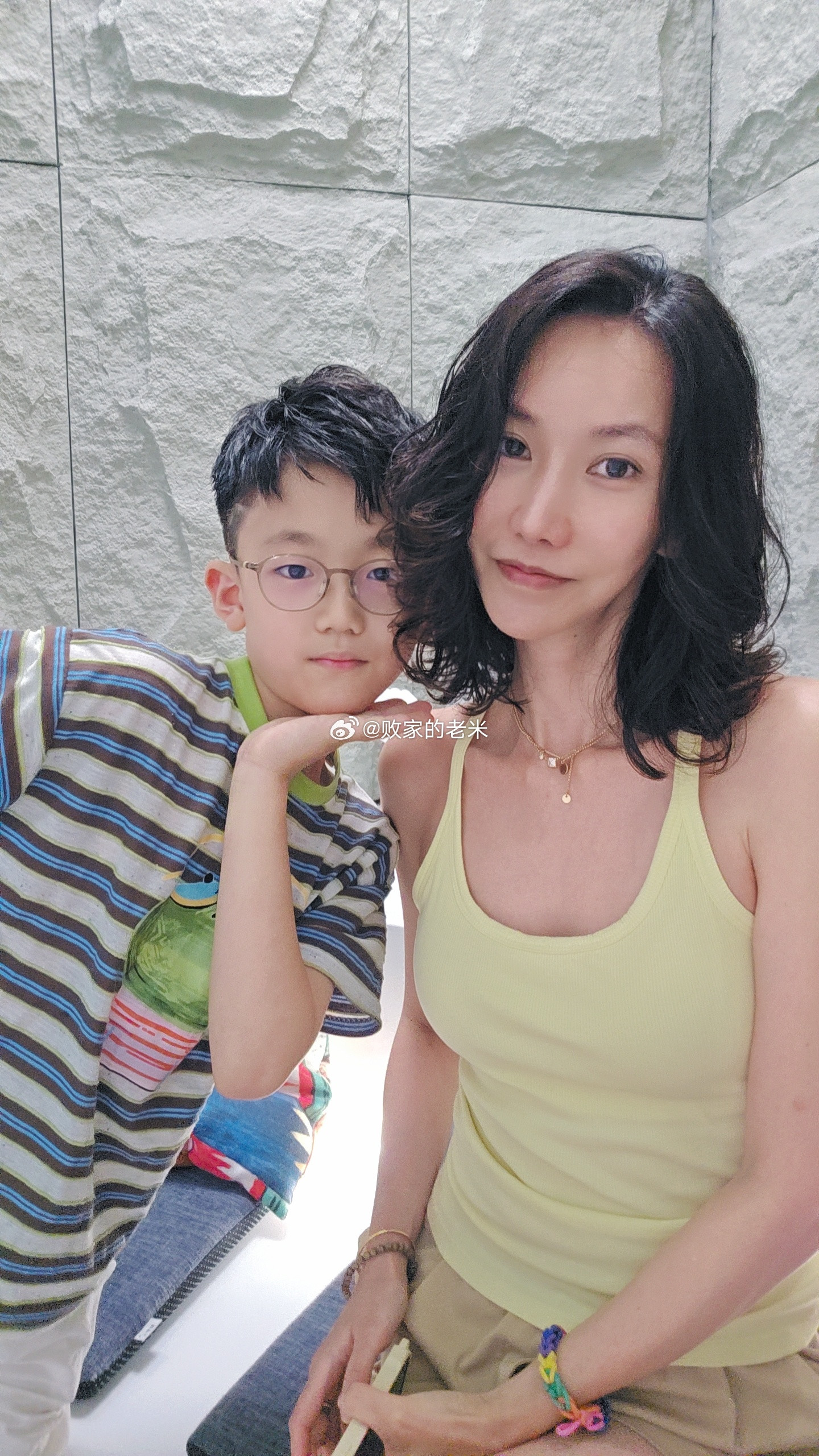 论美颜的恐怖之处是白了但是跟蛇精有啥区别还得是原相机最起码是正常的反正我是我家最