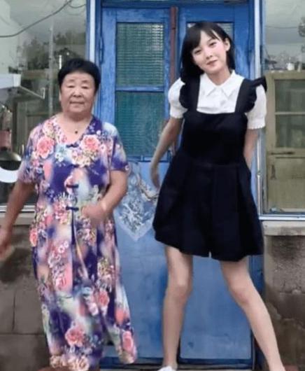 在网上曝光田姥姥孙子家暴的女网红，她的黑料比男生的更“可怕”。这个女孩是个彻头