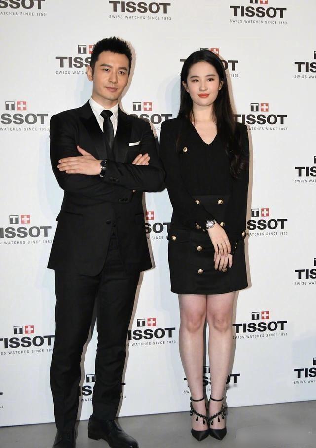 明星们果然只要脸好看就行，看刘亦菲和黄晓明合照就知道