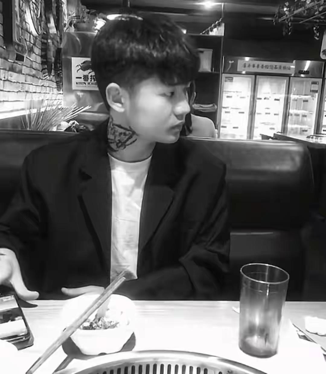 近日，安徽合肥30岁的健美冠军王昆突发去世，引发外界关注。王昆是90后，安徽