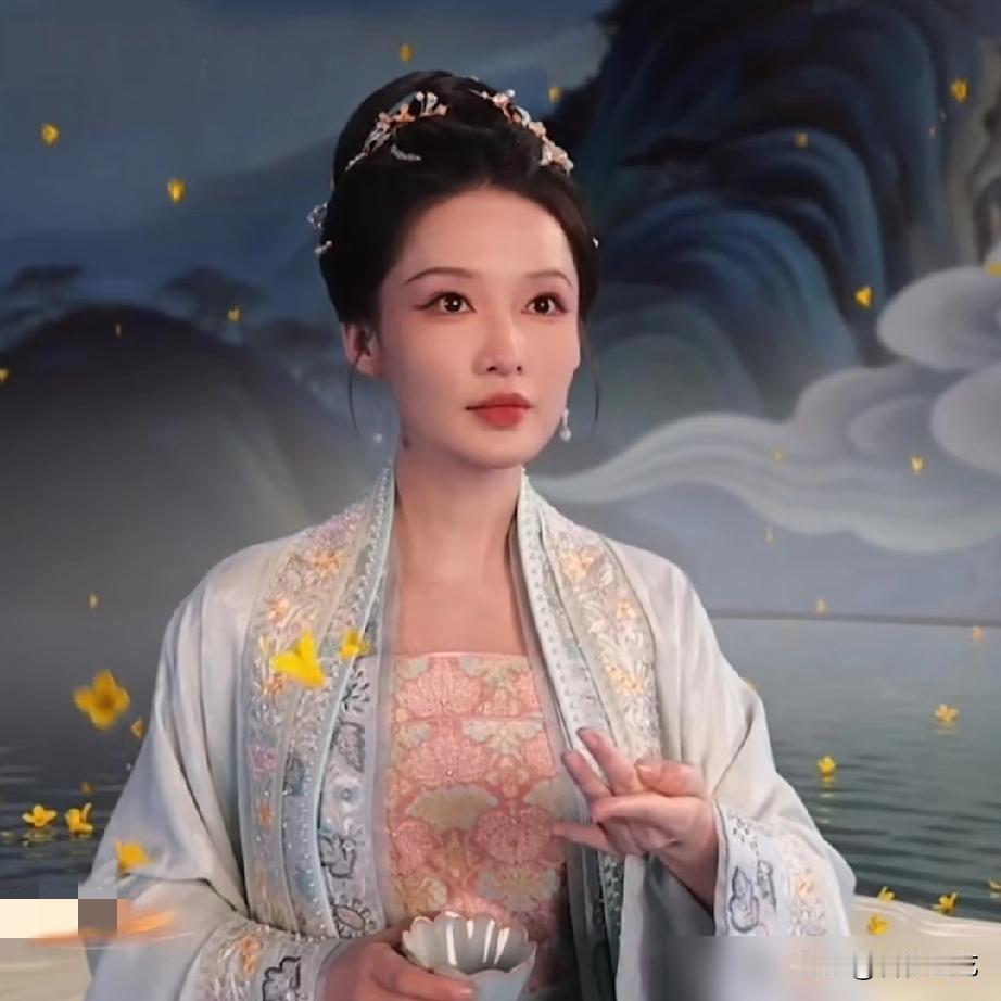 别光吹李沁的脸了，她身上那件衣服，让一门快失传的手艺，搜索量一夜飙升3200%。