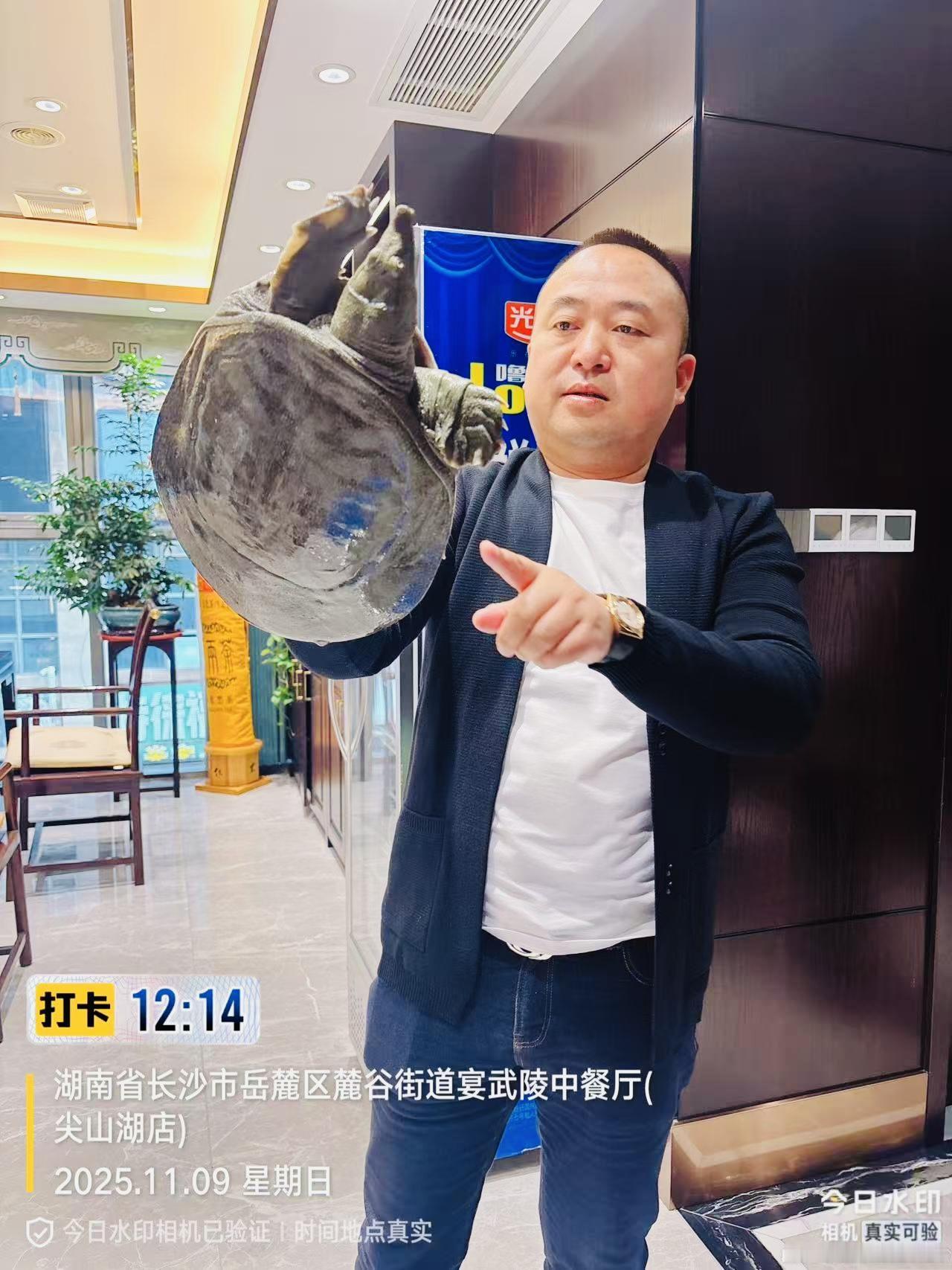 曾勇：一个视甲鱼养殖、烹饪和甲鱼文化为生命的湘菜人文/中国湘菜文化大师邓