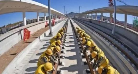 主动撕毁中国订单，事后拒赔361亿违约金，如今又上门求助了！这个国家很有意思，2