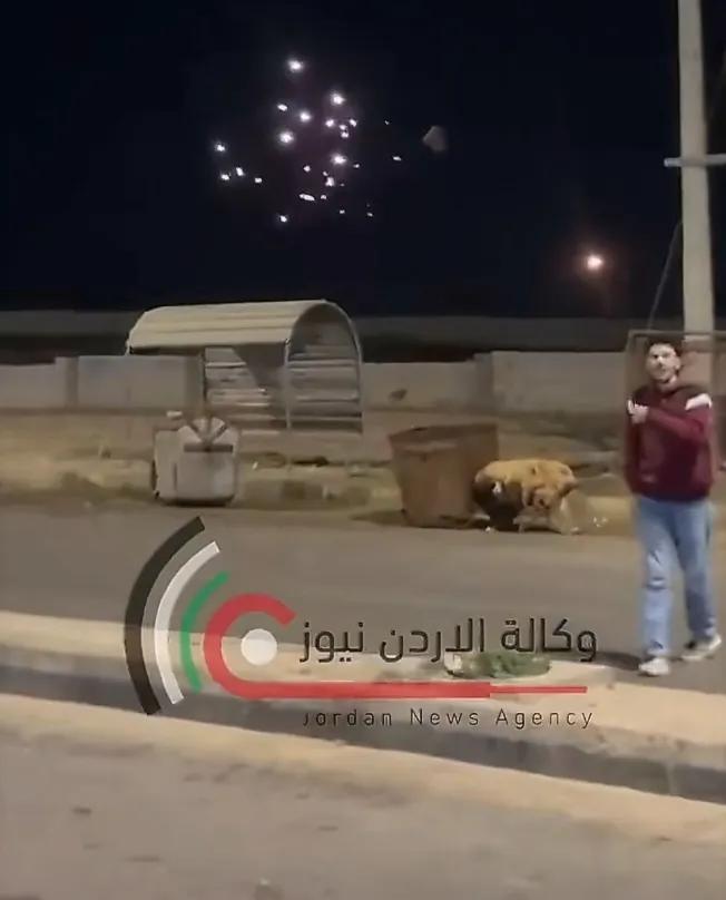 约旦的防空反导系统在积极地拦截伊朗导弹和无人机。但是部署在穆瓦法克·萨尔蒂空军基