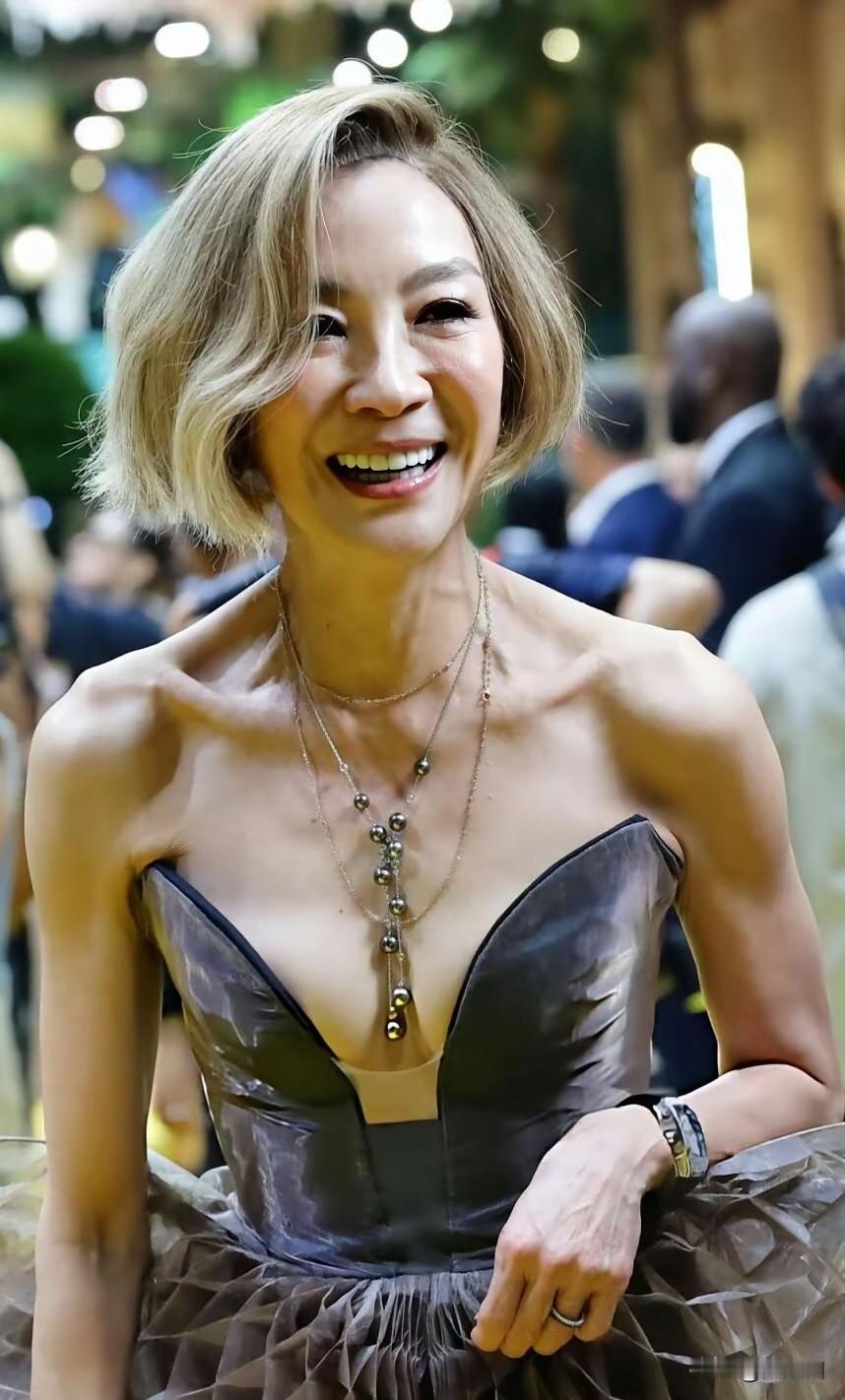 杨紫琼63岁了，保养的是真好！这个年龄的女人现实生活中有几个能美成这样的？好