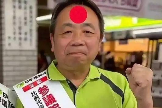 石平，成都人，北大毕业，后来去了日本，改名石平太郎，他靠骂中国出名，赚了不少钱，