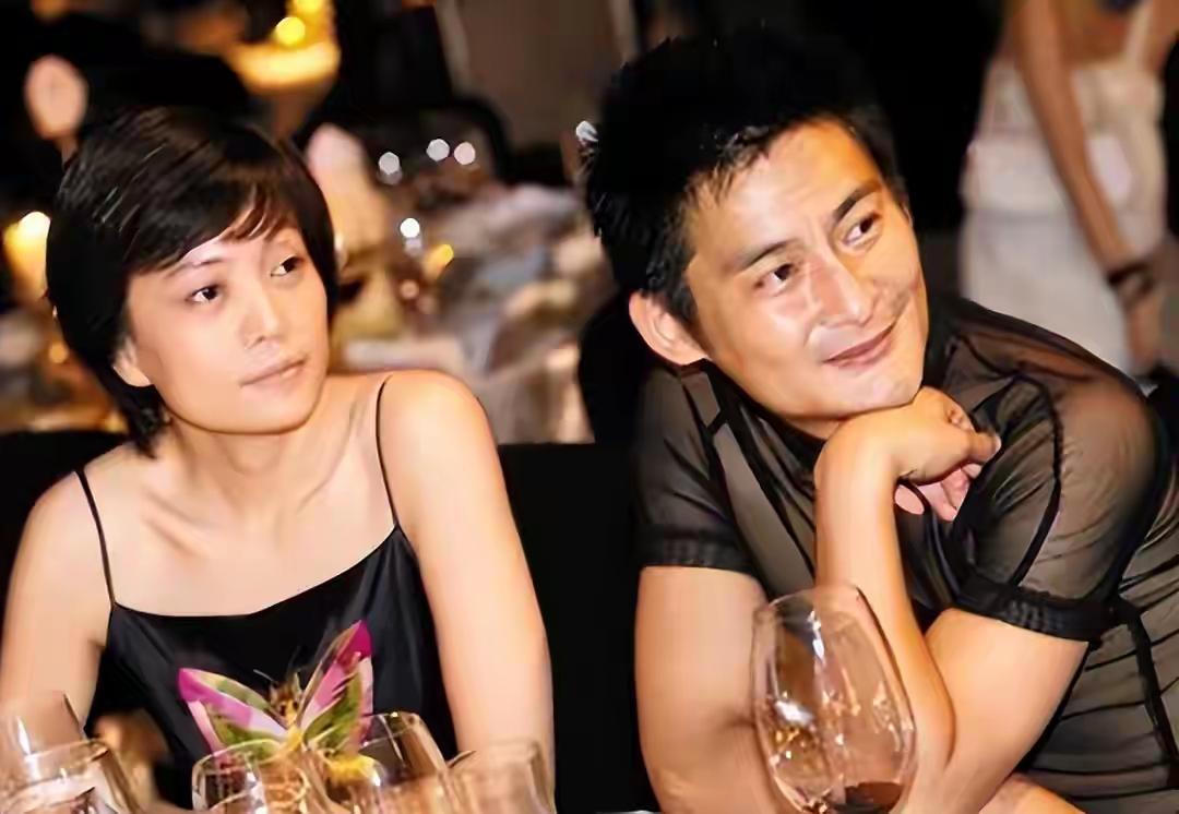 马葭堪称娱乐圈最清醒的人生赢家，妈妈是《五朵金花》主演朱一锦，父亲是足坛名宿马克