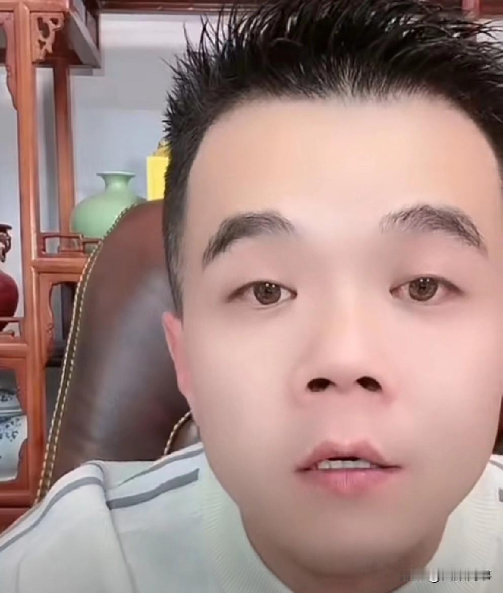 小胖解封回归，被封因狗磊点名刘二狗给我刮楞了！最近挺严的